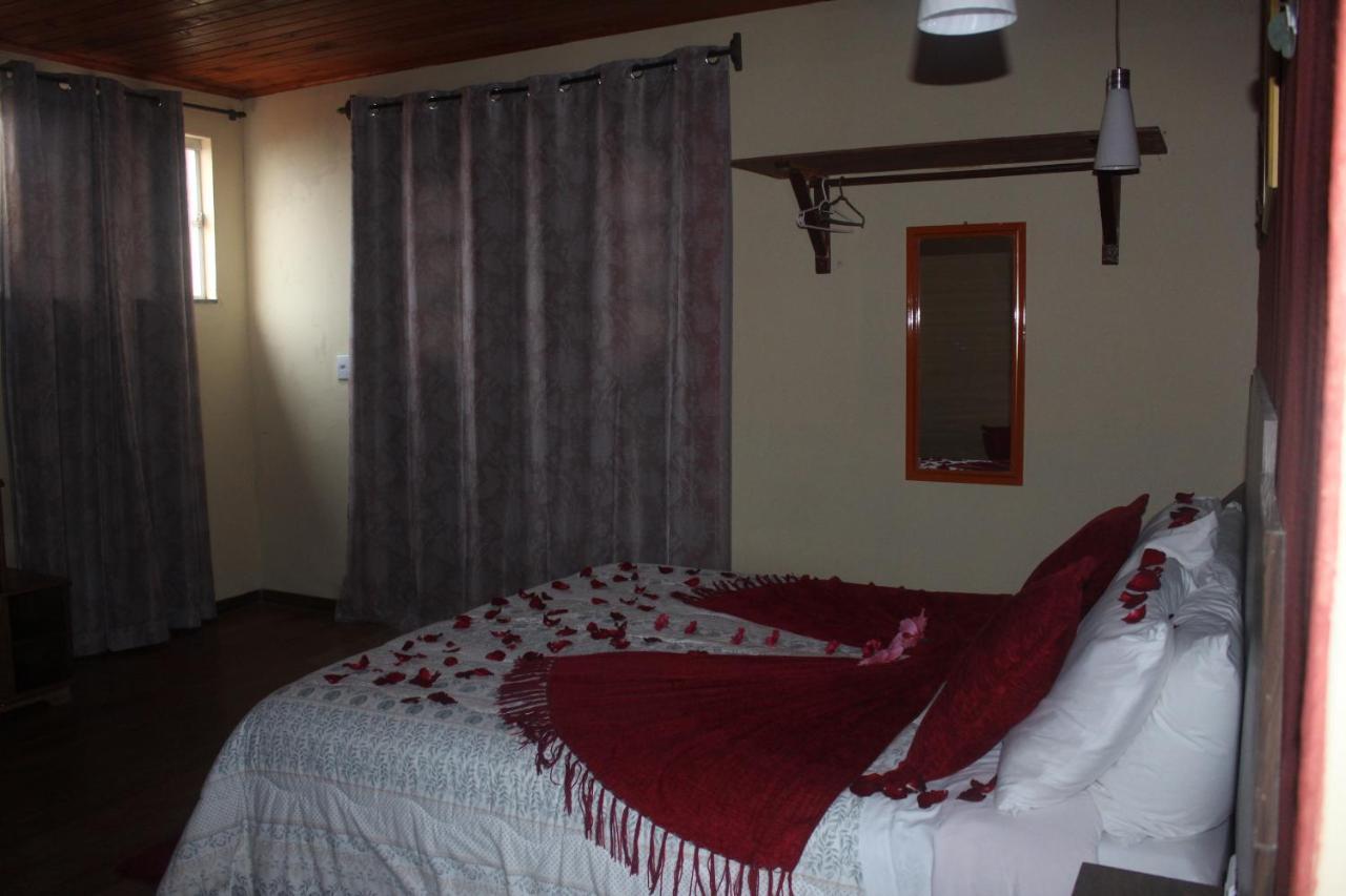 Pousada Aconchego da Valdirene Lavras Novas Exterior foto